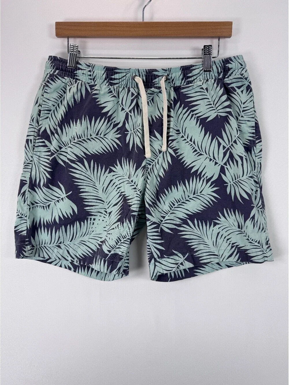 J.Crew Mercantile Flex Men's M Tropical Palm Swim Trunks 7 Inch Navy Blue